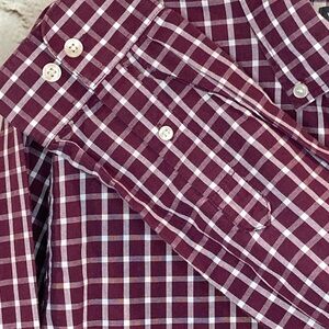 Van Heusen Original Slim Fit button down men’s shirt with pocket